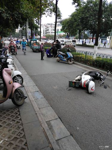 骑电动车在路上遭碰瓷怎么办三人骑电动车被车撞沧州电动车碰瓷为什么还没有后续 购置税